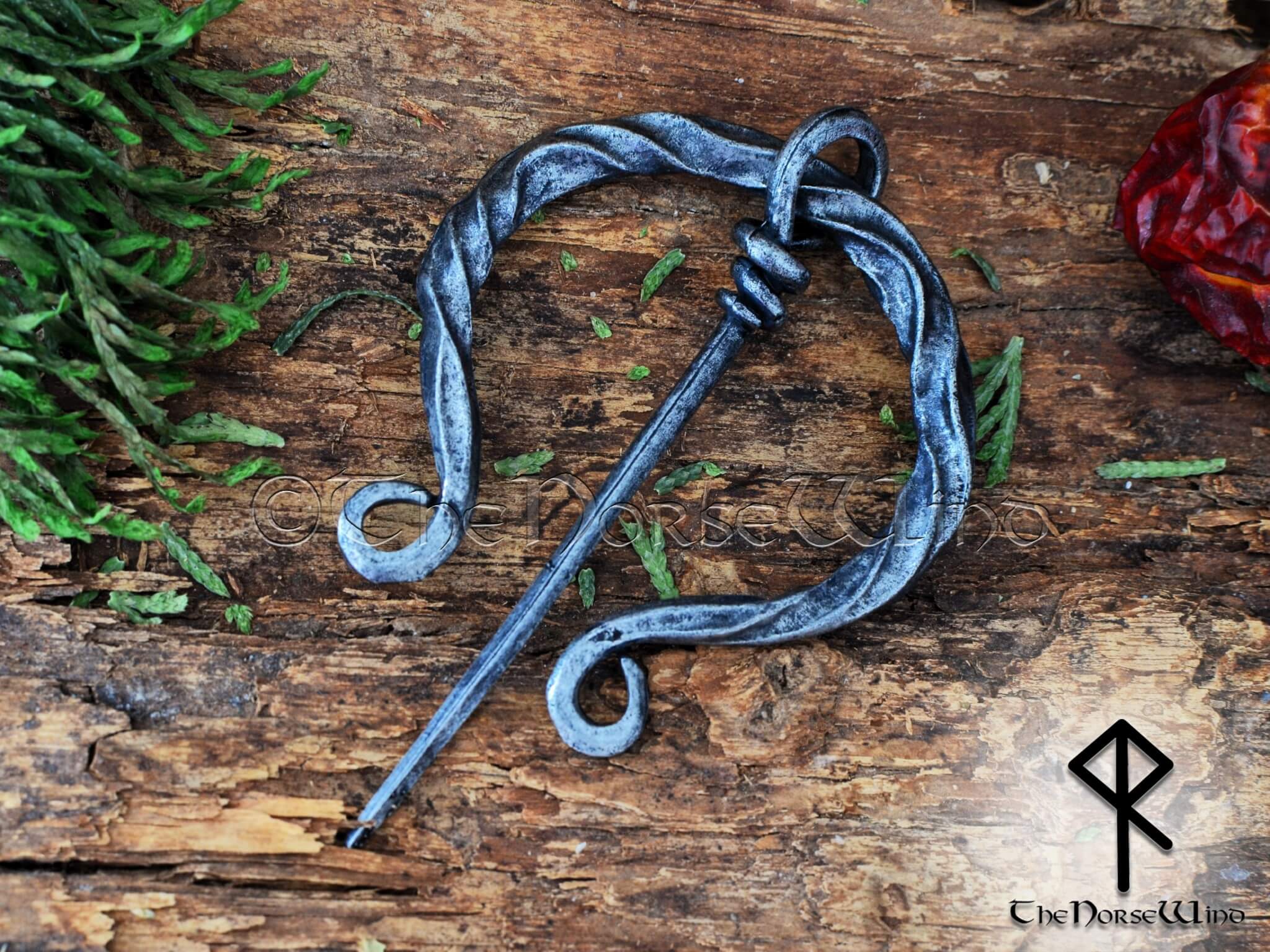 Steel Penannular Viking Style Cloak Pin with Medieval Clasp – Rising Star  Forge and Leather Works