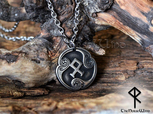 Viking Rune Necklace - TheNorseWind