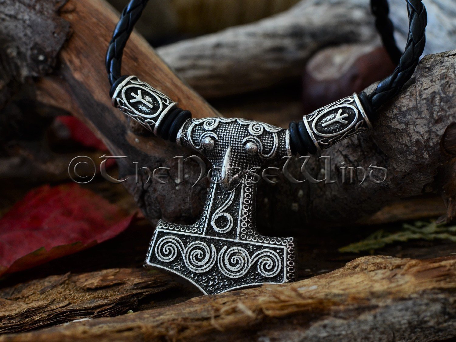 løn Ham selv Talje Thor's Hammer Necklace, Scania Raven Head Mjolnir Runes Viking Pendant –  TheNorseWind