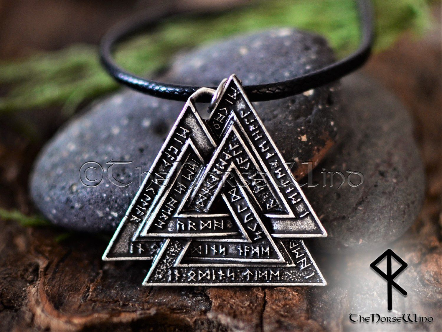 Collana da uomo retrò con runa norrena con nodo celtico, colore oro, acciaio inossidabile, simboli vichinghi, ciondolo Valknut, gioielli punk islandesi maschili 36 Collana da uomo retrò con runa norrena con nodo celtico, colore oro, acciaio inossidabile, simboli vichinghi, ciondolo Valknut, gioielli punk islandesi maschili 36