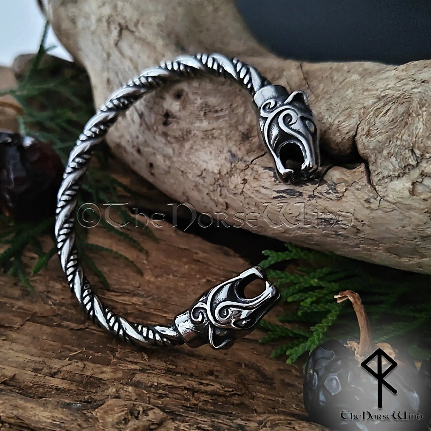 Freya’s Cats Viking bracelet in stainless steel with two detailed cat heads