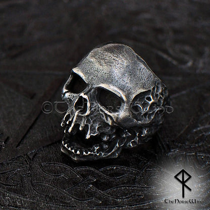 Gothic Totenkopf Ring – Gunmetal Edelstahl | Massiver Horror Totenkopf Biker Ring