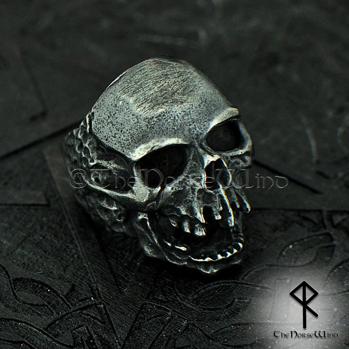 Gothic Totenkopf Ring – Gunmetal Edelstahl | Massiver Horror Totenkopf Biker Ring