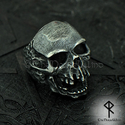 Gothic Totenkopf Ring – Gunmetal Edelstahl | Massiver Horror Totenkopf Biker Ring