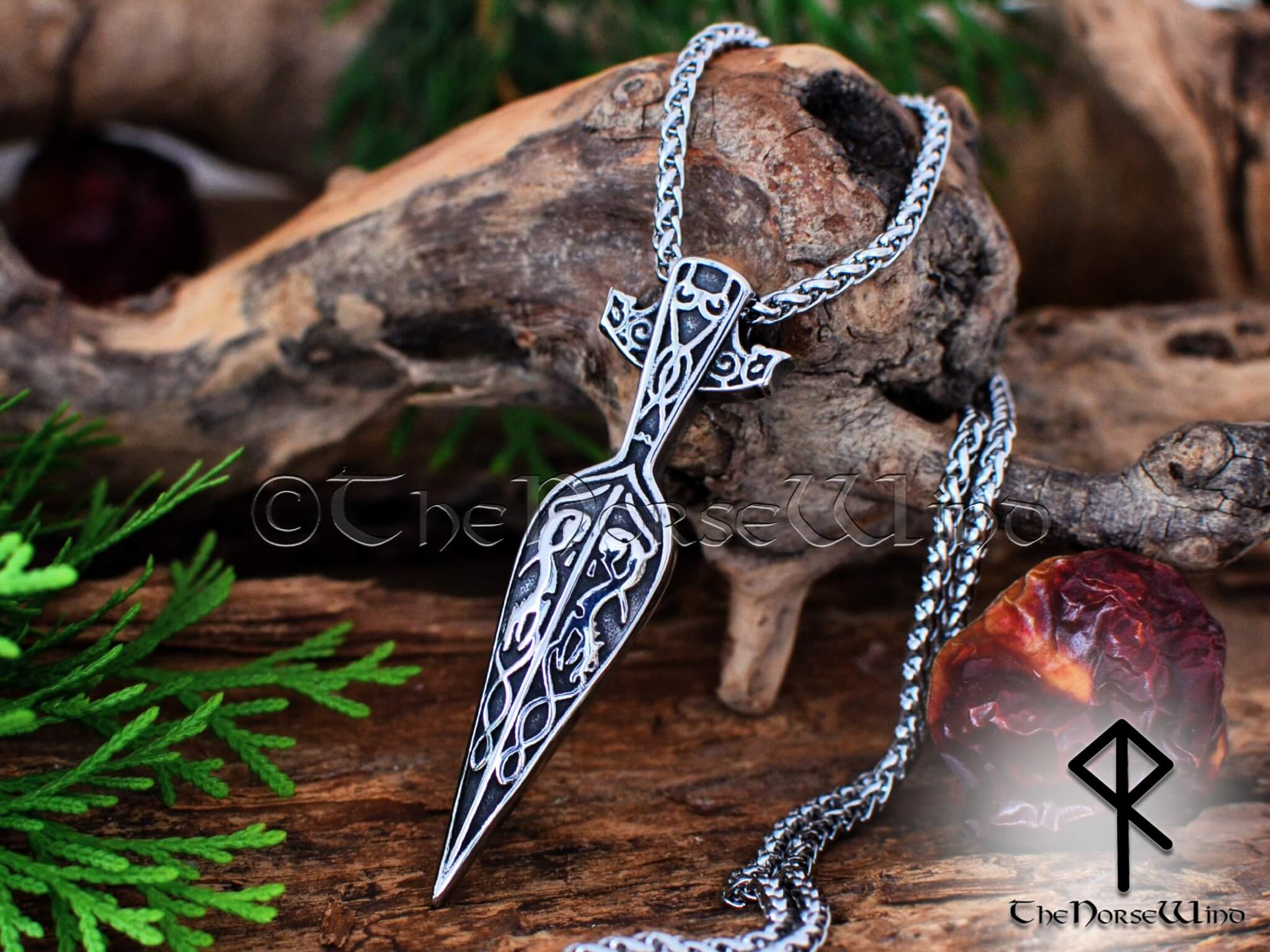 Odin's gungnir spear sales head pendant necklace