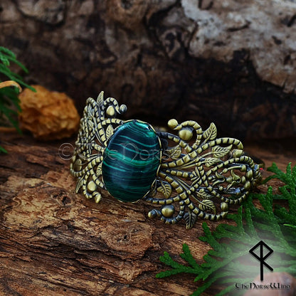 Celtic filigree bronze bracelet with green malachite stone