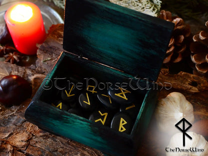 Futhark-Runensteine-Set in Yggdrasil-Holzbox