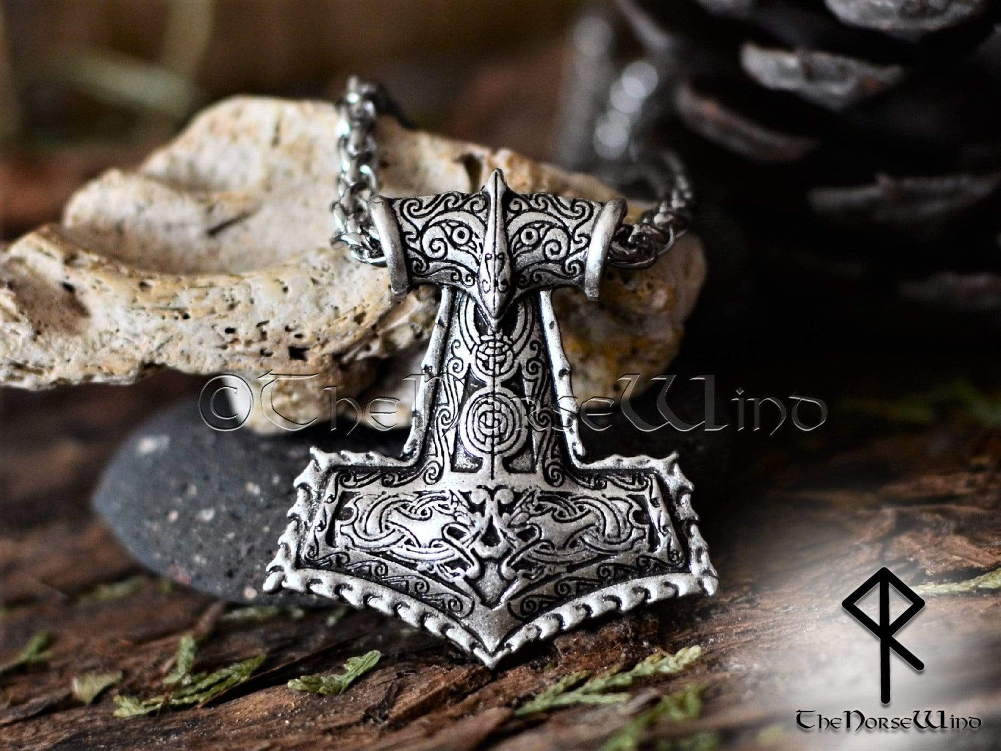 Thor's Hammer Mjolnir Pendant - Celtic Knotwork TheNorseWind