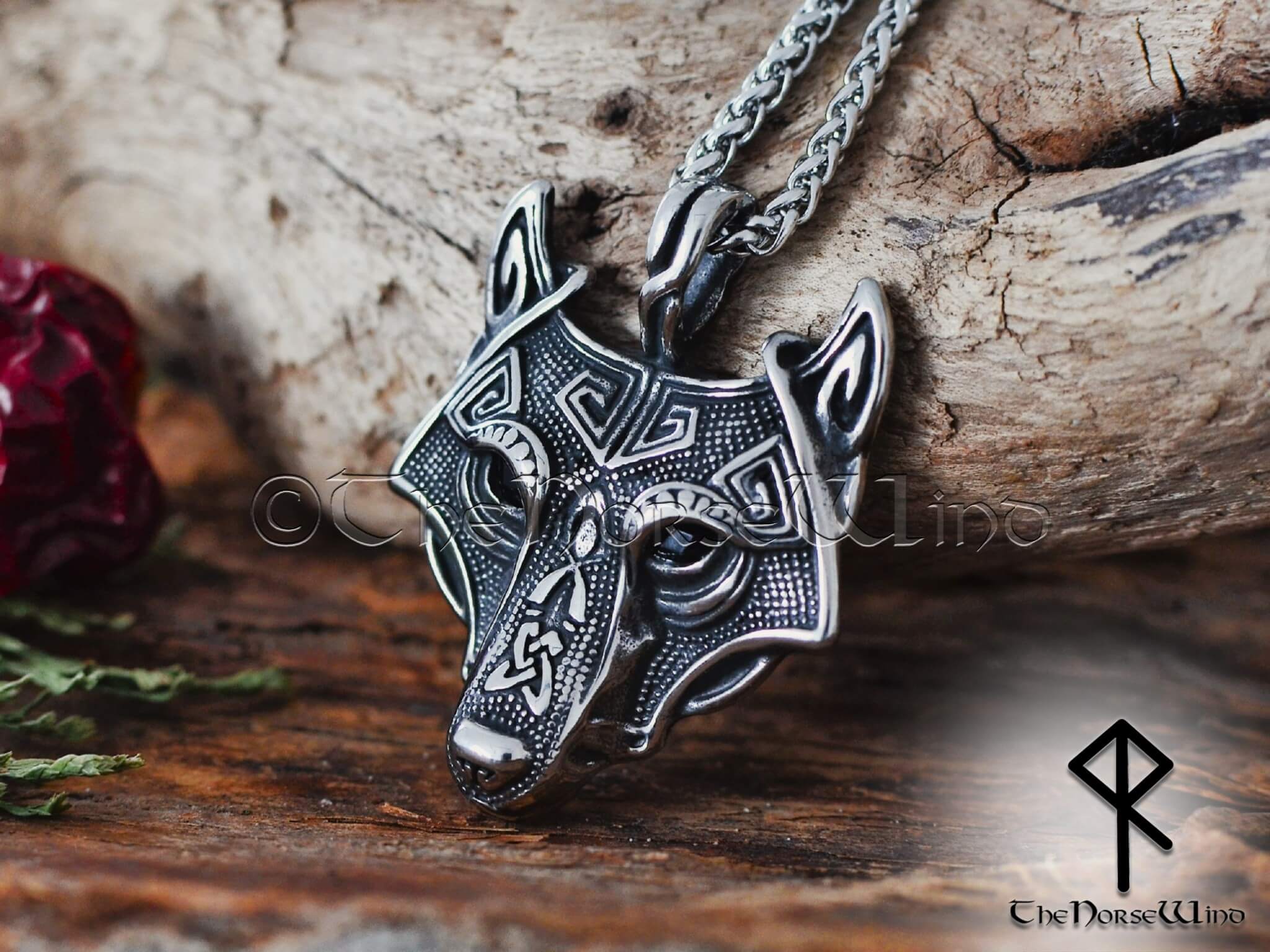 Wolf Necklace | Animal Jewelry